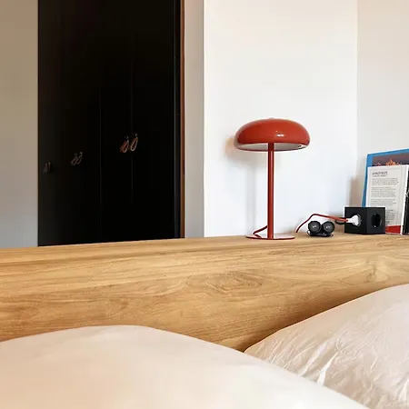 Center & Unique Mountain View